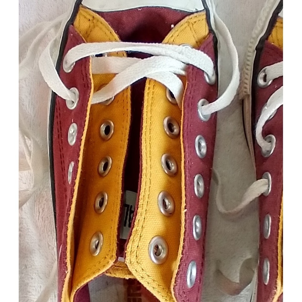 VTG Converse All Stars Chuck Taylor Maroon Gold sneakers - Unisex  sz 8 W sz 6 M - Picture 4 of 8